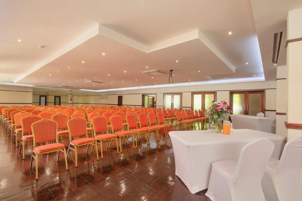 The Pretoria Hotel Luaran gambar